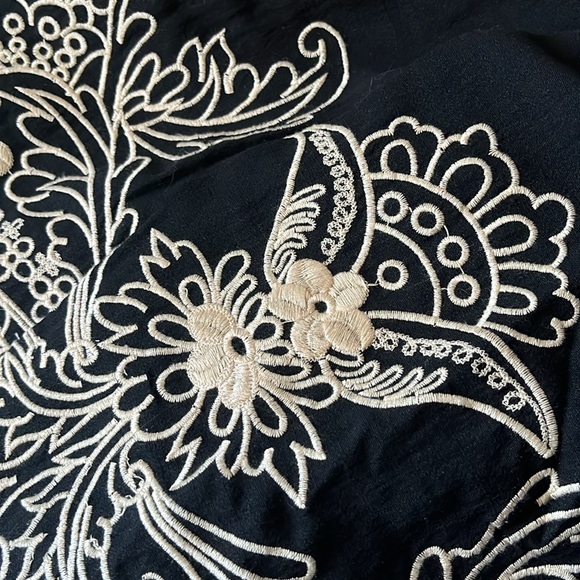 Embroidered Black & White THML Sleeveless Dress SIZE XS - Picture 7 of 8